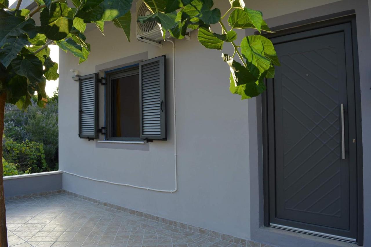 Anthemis Apartment Mathés Екстериор снимка